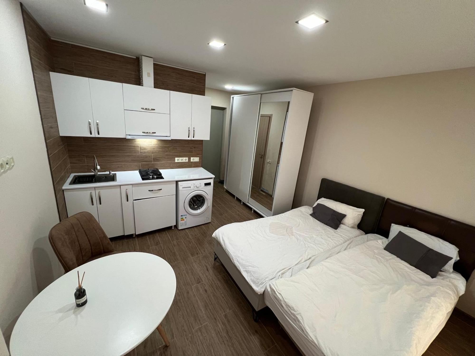 Hotel Paris Батуми Екстериор снимка