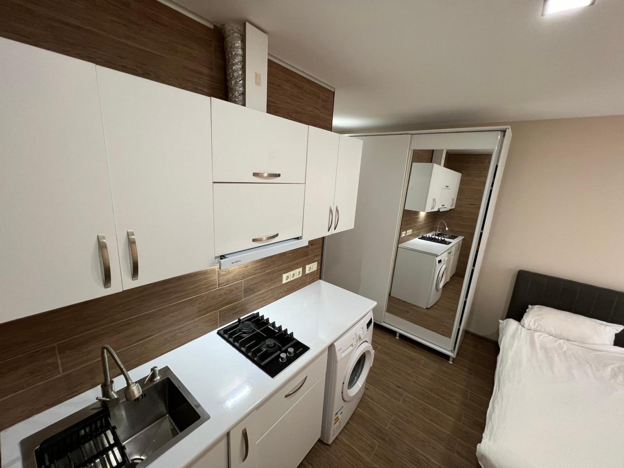 Hotel Paris Батуми Екстериор снимка