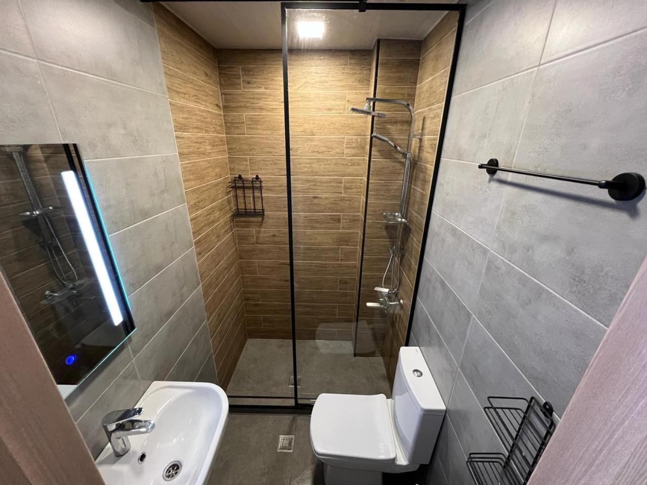 Hotel Paris Батуми Екстериор снимка