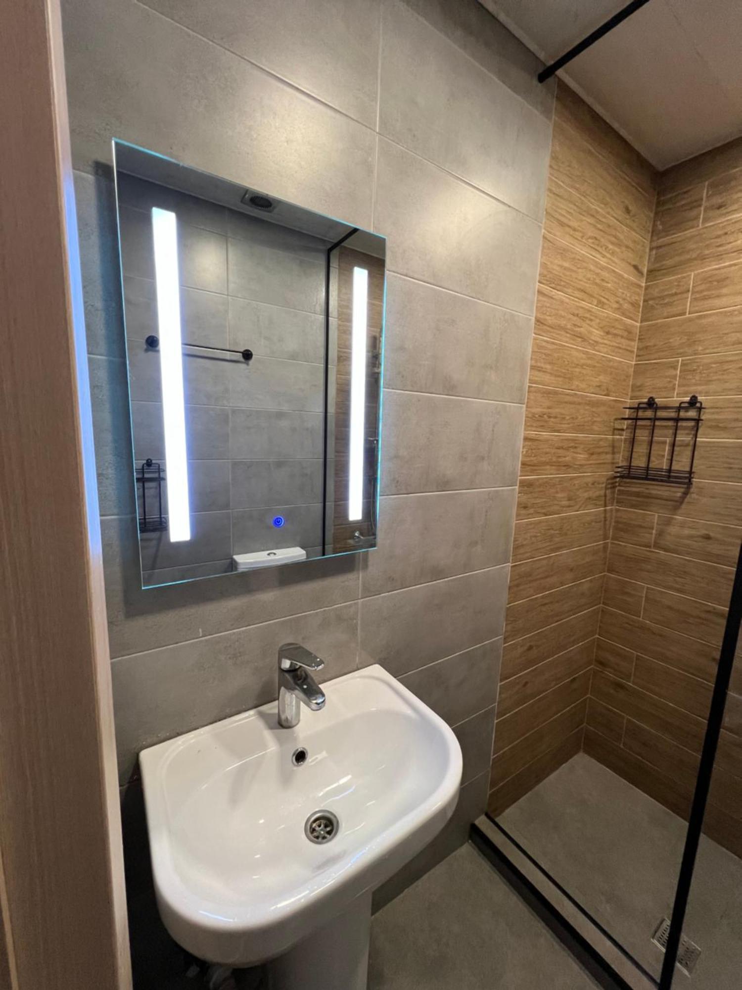 Hotel Paris Батуми Екстериор снимка
