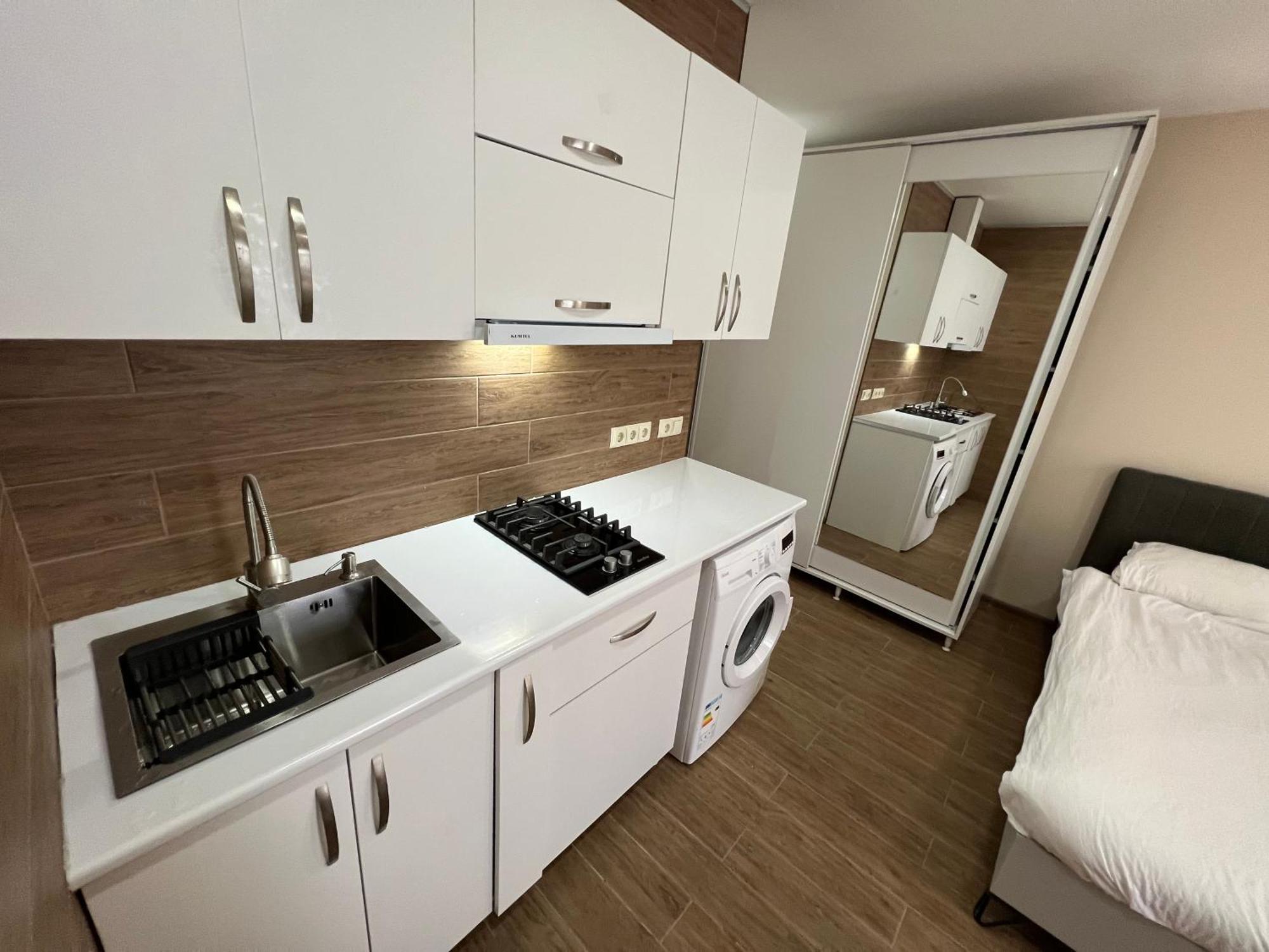 Hotel Paris Батуми Екстериор снимка